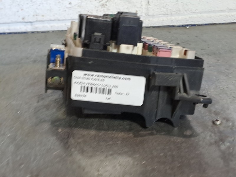 Recambio de caja reles fusibles para mazda premacy (cp) referencia OEM IAM   