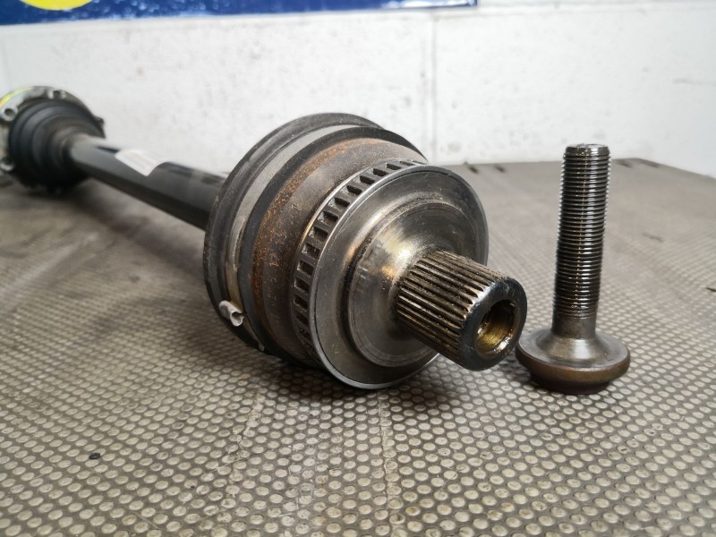 Recambio de transmision trasera izquierda para audi a4 berlina (8e) 1.9 tdi referencia OEM IAM 8E0501203K  