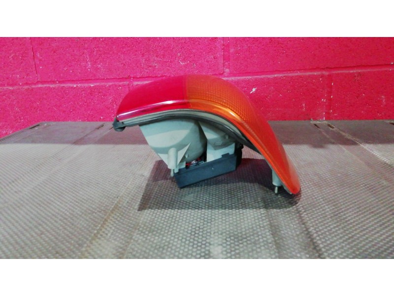 Recambio de piloto trasero izquierdo para audi 100 100 2.3 referencia OEM IAM    Recambio de piloto trasero izquierdo para audi 100 100 2.3 referencia OEM IAM