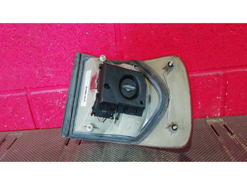 Recambio de piloto trasero izquierdo para audi 100 100 2.3 referencia OEM IAM    Recambio de piloto trasero izquierdo para audi 100 100 2.3 referencia OEM IAM