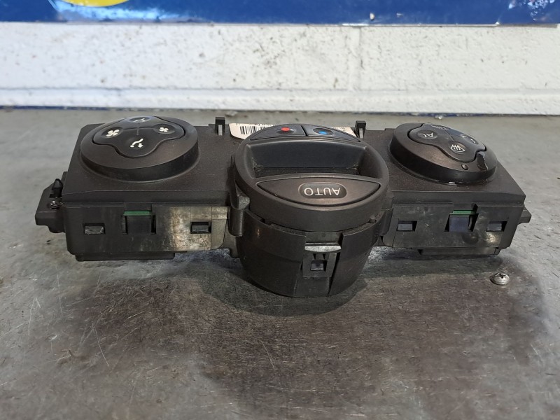 Recambio de mando climatizador para renault modus referencia OEM IAM 8200563524C  