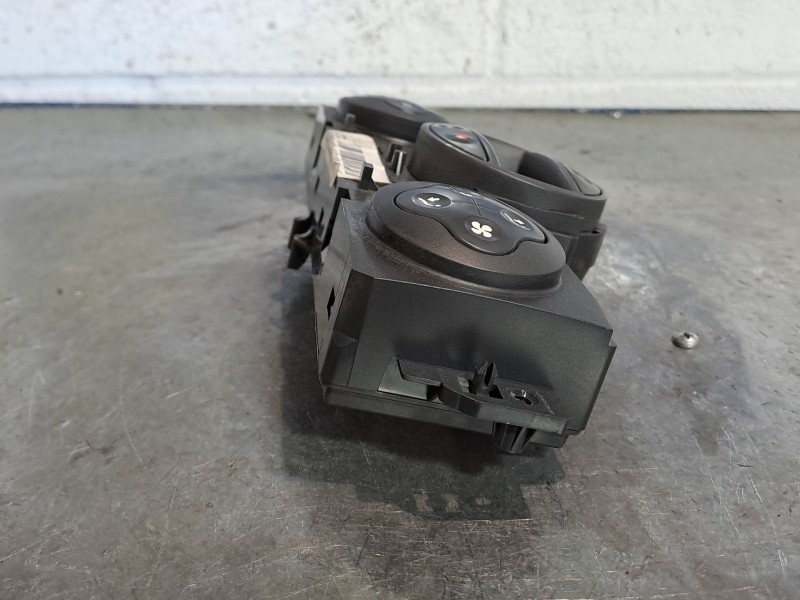 Recambio de mando climatizador para renault modus referencia OEM IAM 8200563524C  