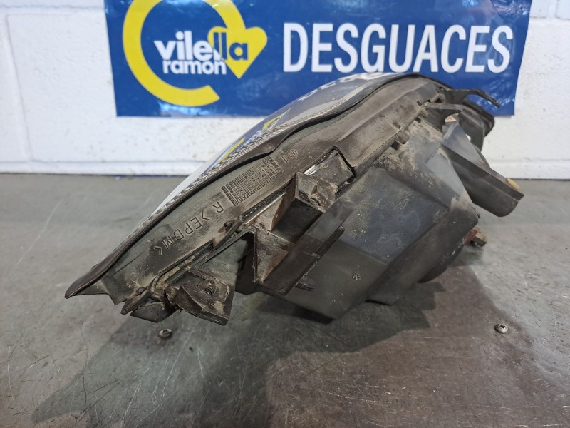 Recambio de faro derecho para opel vectra b caravan referencia OEM IAM   