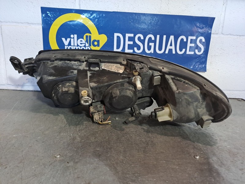 Recambio de faro derecho para opel vectra b caravan referencia OEM IAM   