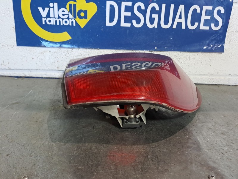 Recambio de piloto trasero izquierdo para opel vectra b caravan referencia OEM IAM   