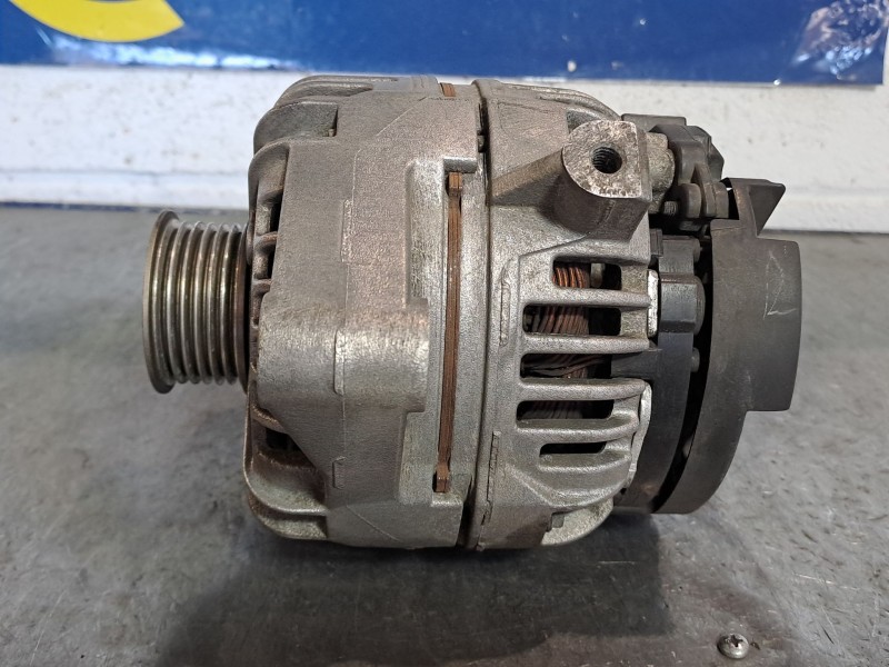 Recambio de alternador para opel vectra b caravan referencia OEM IAM 0124415008  