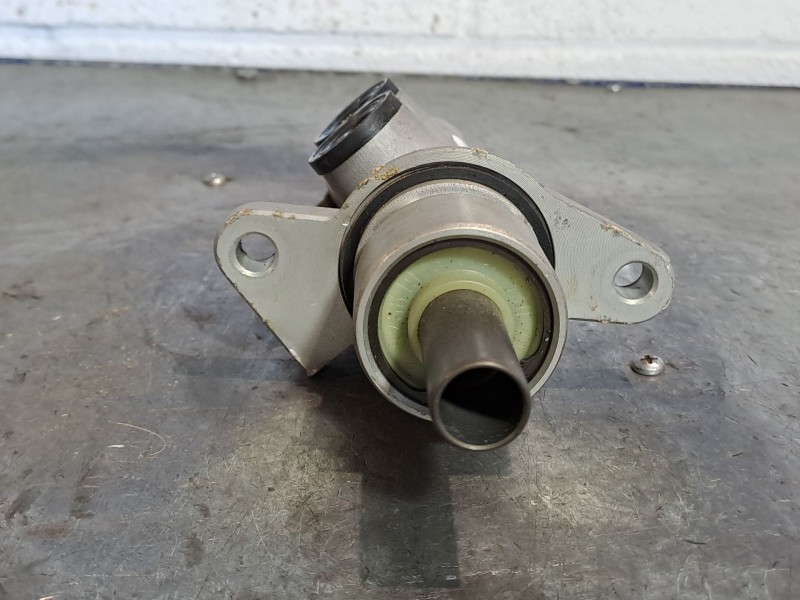 Recambio de bomba freno para opel vectra b caravan referencia OEM IAM   