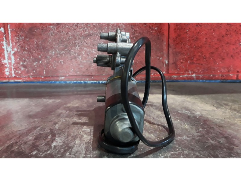 Recambio de motor elevalunas delantero izquierdo para audi 100 100 2.3 referencia OEM IAM    Recambio de motor elevalunas delantero izquierdo para audi 100 100 2.3 referencia OEM IAM