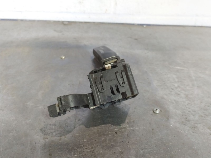 Recambio de mando intermitentes para audi a3 (8p) 2.0 tdi ambiente referencia OEM IAM   