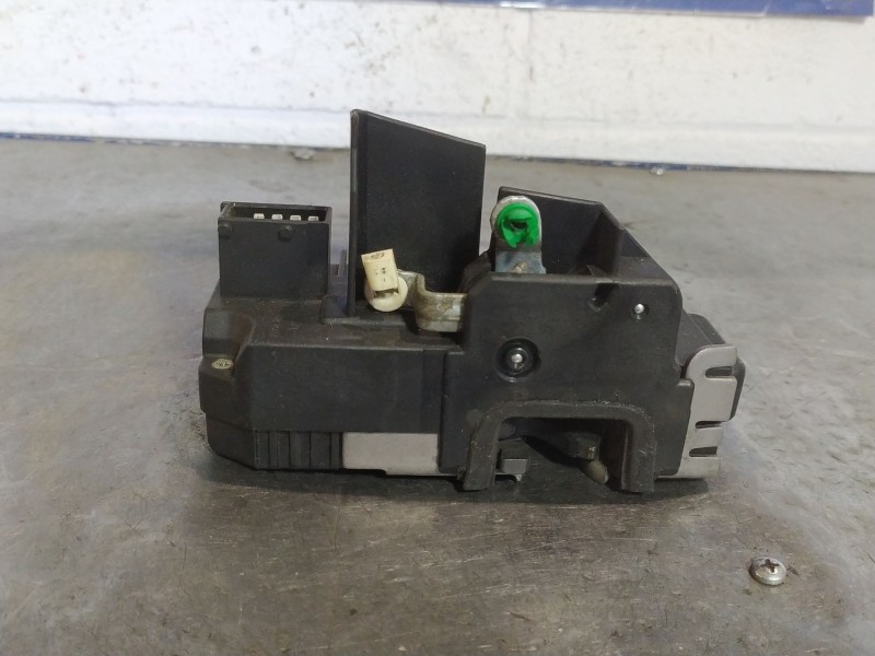 Recambio de cerradura puerta delantera izquierda para opel vectra b caravan referencia OEM IAM   