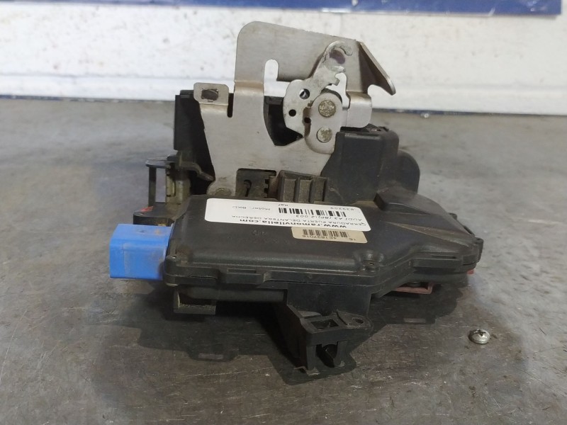 Recambio de cerradura puerta delantera derecha para audi a3 (8p) 2.0 tdi ambiente referencia OEM IAM 4E1837016  