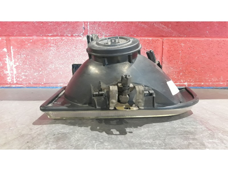 Recambio de faro derecho para ford fiesta referencia OEM IAM   
