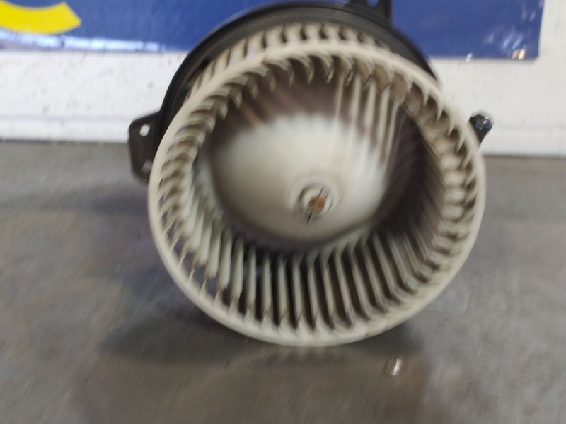 Recambio de motor calefaccion para mazda premacy (cp) referencia OEM IAM 8940000  