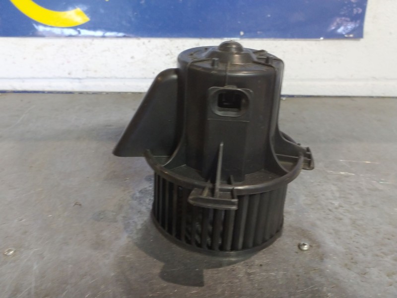 Recambio de motor calefaccion para citroen c4 berlina 1.6 16v hdi referencia OEM IAM B9506  