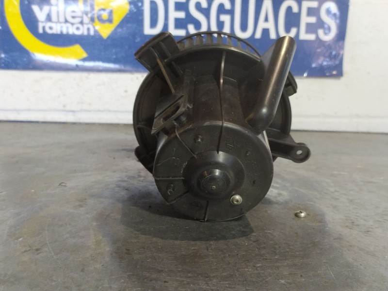 Recambio de motor calefaccion para citroen c4 berlina 1.6 16v hdi referencia OEM IAM B9506  