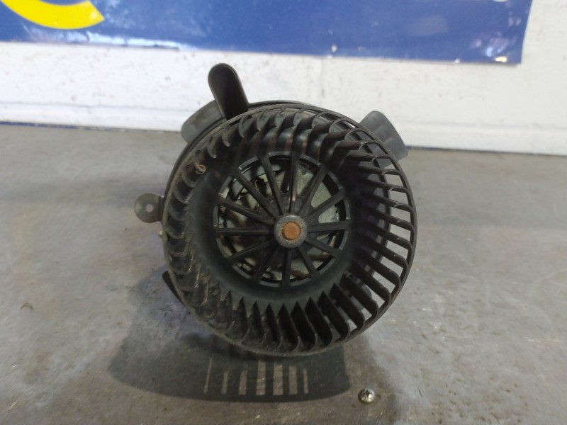 Recambio de motor calefaccion para citroen c4 berlina 1.6 16v hdi referencia OEM IAM B9506  