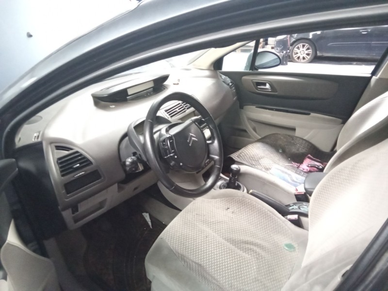 citroen c4 berlina del año 2005