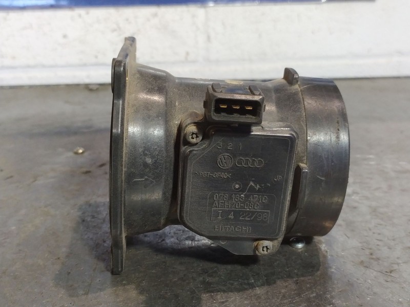 Recambio de caudalimetro para audi a6 2.4 referencia OEM IAM 078133471C  