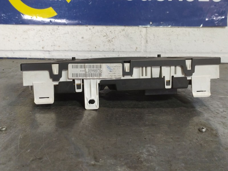 Recambio de cuadro instrumentos para renault modus referencia OEM IAM 8200668078  