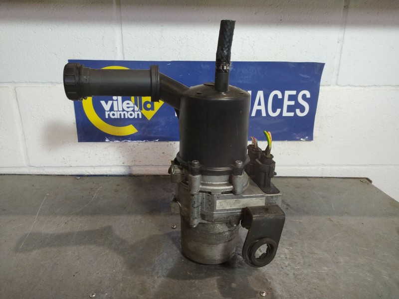 Recambio de bomba direccion para citroen c4 berlina 1.6 16v hdi referencia OEM IAM 9657613580  