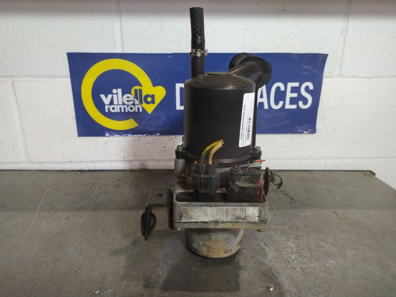 Recambio de bomba direccion para citroen c4 berlina 1.6 16v hdi referencia OEM IAM 9657613580  