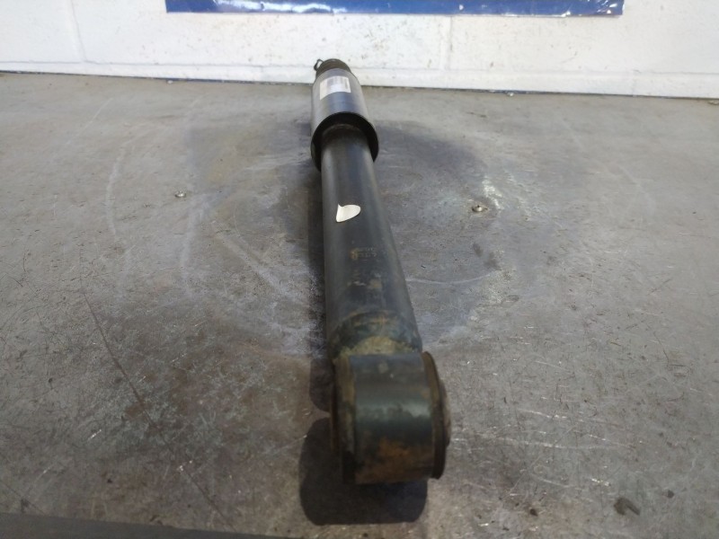 Recambio de amortiguador trasero para renault modus referencia OEM IAM   