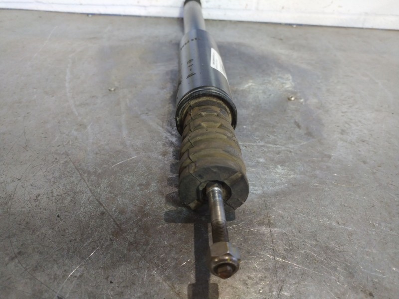 Recambio de amortiguador trasero para renault modus referencia OEM IAM   