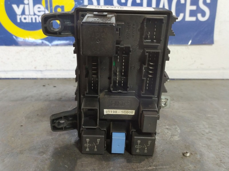 Recambio de caja reles fusibles para hyundai getz (tb) 1.1 12v cat referencia OEM IAM   