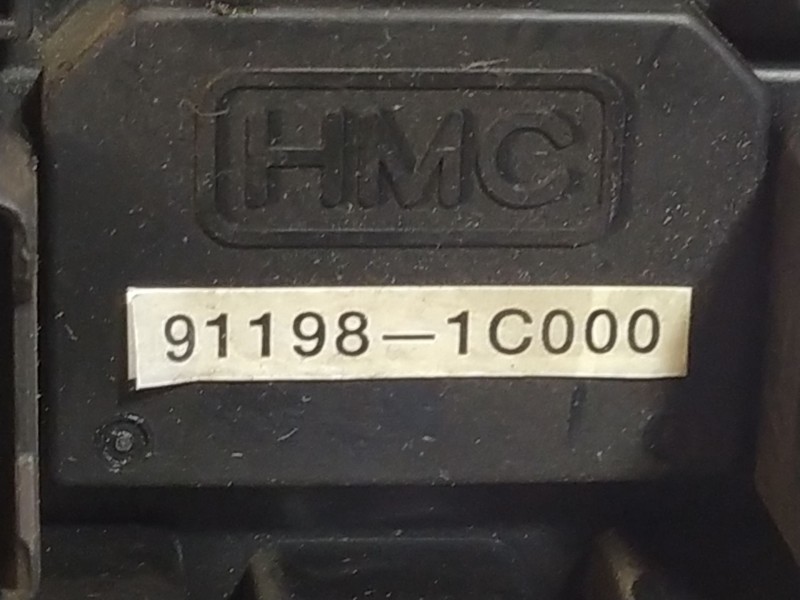 Recambio de caja reles fusibles para hyundai getz (tb) 1.1 12v cat referencia OEM IAM   