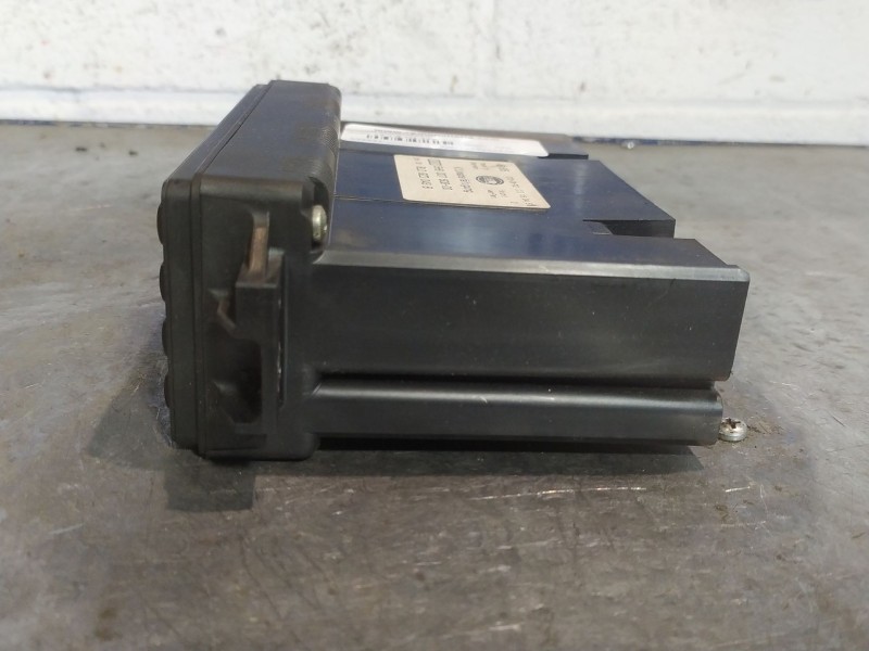 Recambio de mando climatizador para audi a4 1.8 t referencia OEM IAM 8L0820043B 5HB00760800 