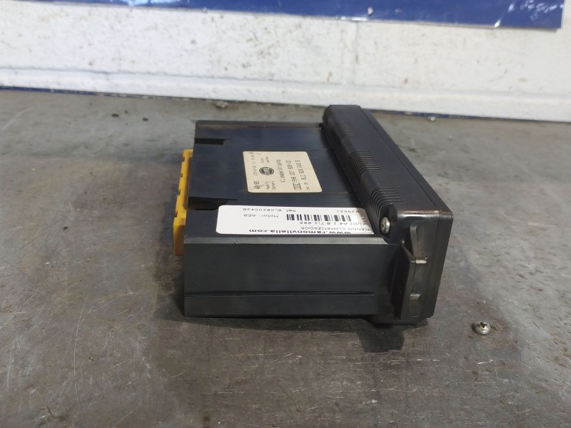 Recambio de mando climatizador para audi a4 1.8 t referencia OEM IAM 8L0820043B 5HB00760800 
