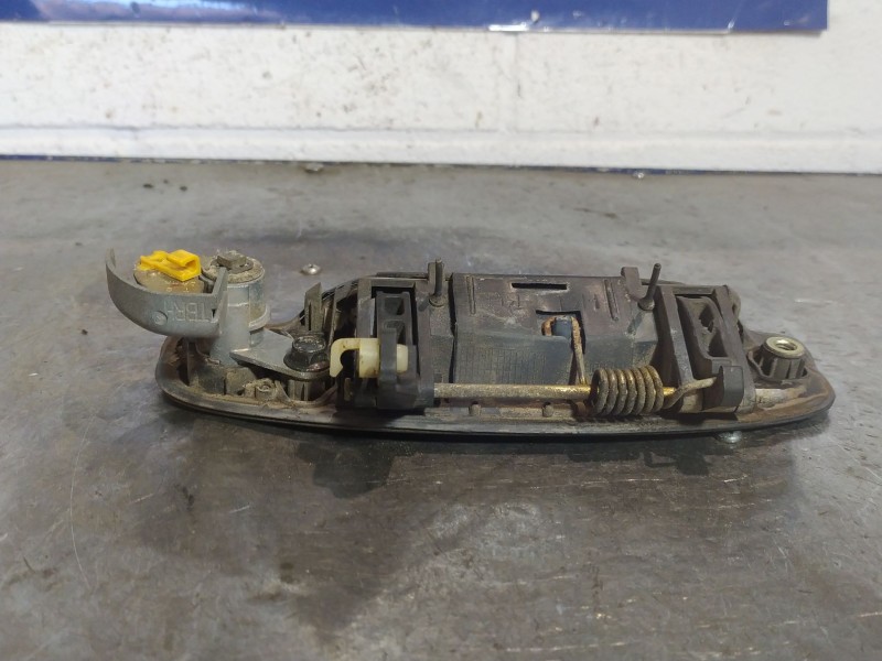 Recambio de maneta exterior delantera izquierda para hyundai getz (tb) 1.1 12v cat referencia OEM IAM   