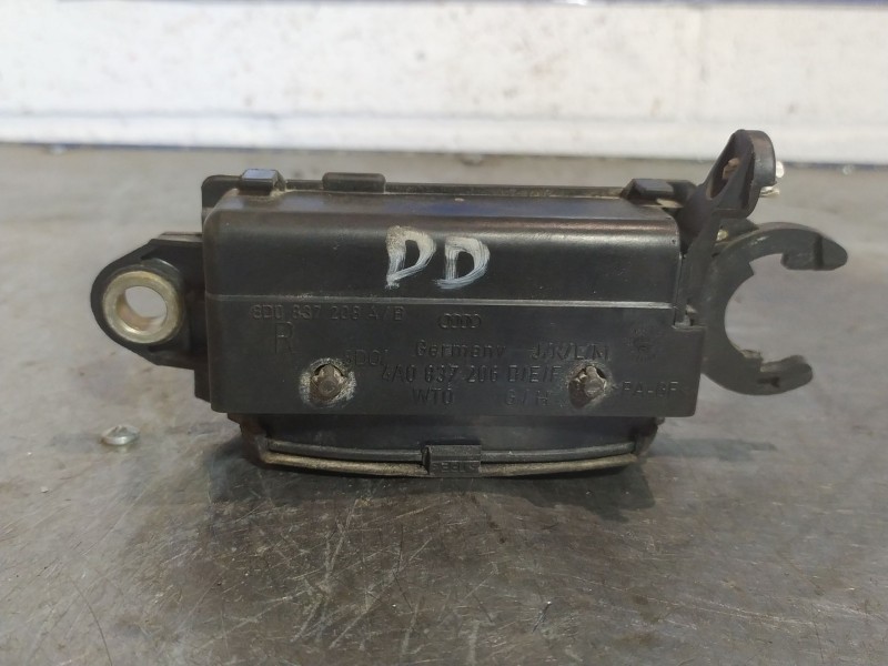 Recambio de maneta interior delantera derecha para audi a4 1.8 t referencia OEM IAM   