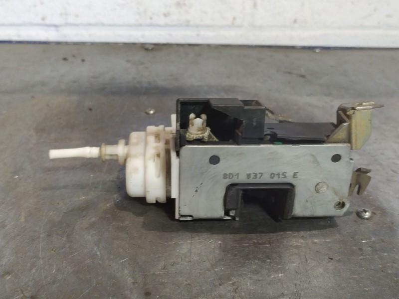 Recambio de cerradura puerta delantera izquierda para audi a4 1.8 t referencia OEM IAM   