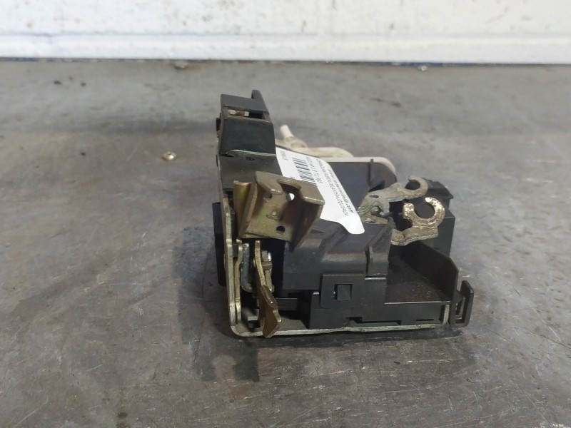 Recambio de cerradura puerta delantera izquierda para audi a4 1.8 t referencia OEM IAM   