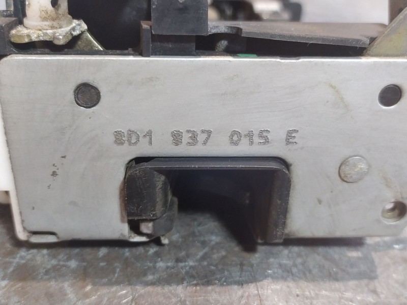Recambio de cerradura puerta delantera izquierda para audi a4 1.8 t referencia OEM IAM 8D1837015E  