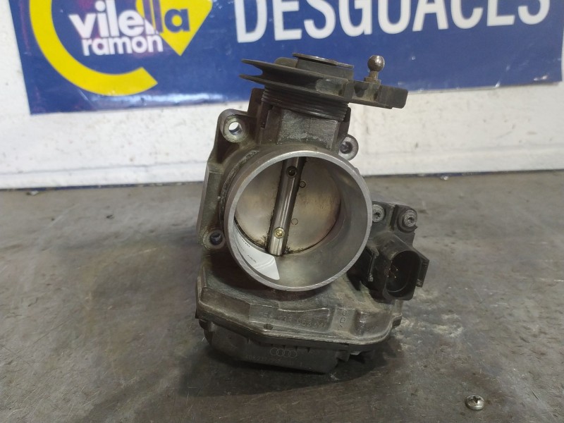 Recambio de caja mariposa para audi a4 1.8 t referencia OEM IAM 408237212003  