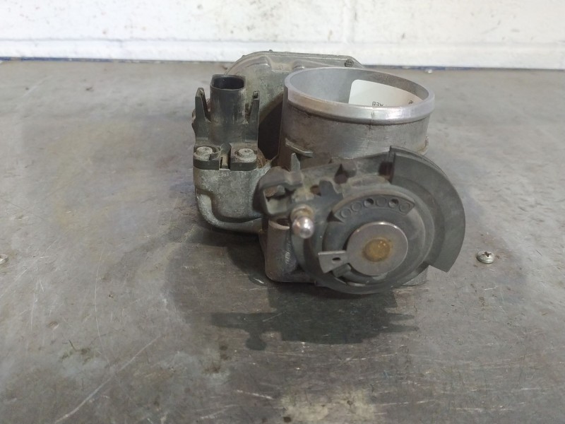 Recambio de caja mariposa para audi a4 1.8 t referencia OEM IAM 408237212003  