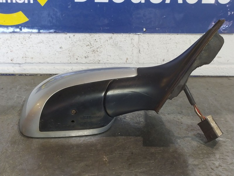 Recambio de retrovisor derecho para audi a4 1.8 t referencia OEM IAM ELECTRIC  