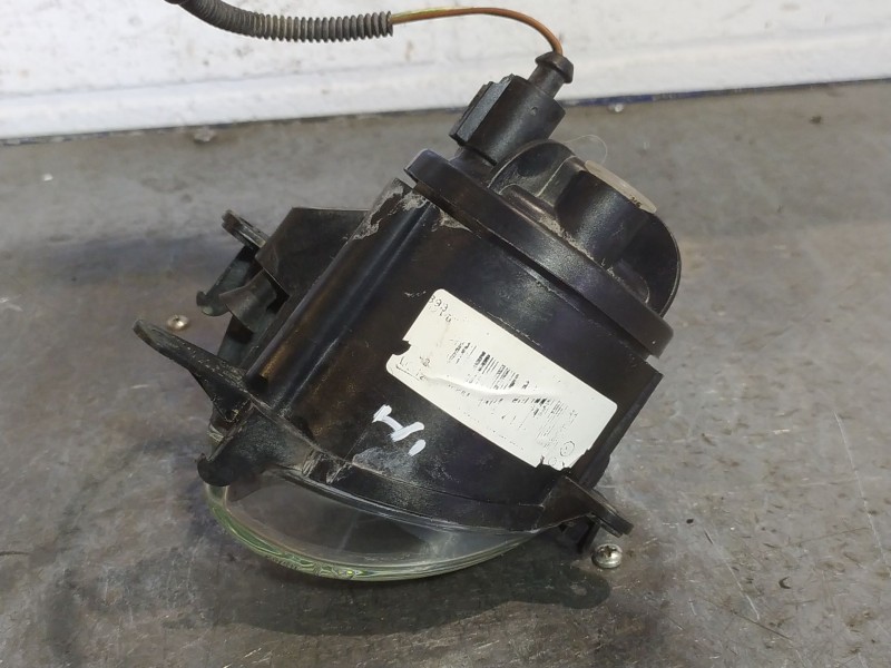Recambio de faro antiniebla izquierdo para audi a4 1.9 tdi referencia OEM IAM    Recambio de faro antiniebla izquierdo para audi a4 1.9 tdi referencia OEM IAM