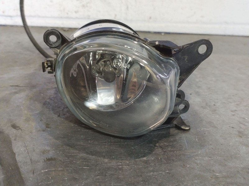 Recambio de faro antiniebla derecho para audi a4 1.9 tdi referencia OEM IAM    Recambio de faro antiniebla derecho para audi a4 1.9 tdi referencia OEM IAM