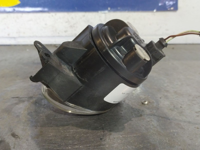 Recambio de faro antiniebla derecho para audi a4 1.9 tdi referencia OEM IAM    Recambio de faro antiniebla derecho para audi a4 1.9 tdi referencia OEM IAM