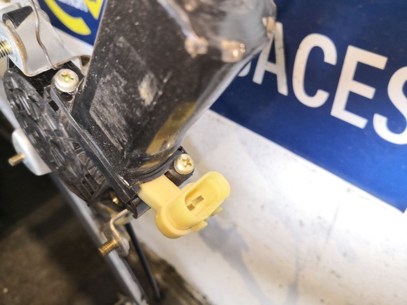 Recambio de elevalunas delantero derecho para hyundai getz (tb) 1.1 12v cat referencia OEM IAM   