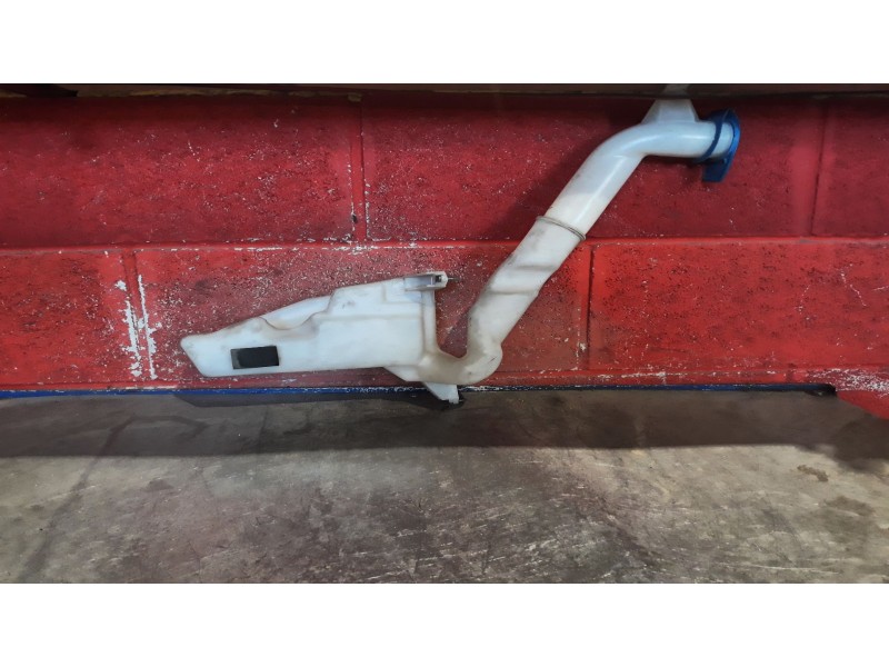 Recambio de deposito limpia para volkswagen polo (9n3)  | 0.05 - ...  | 0.05 - ... referencia OEM IAM   