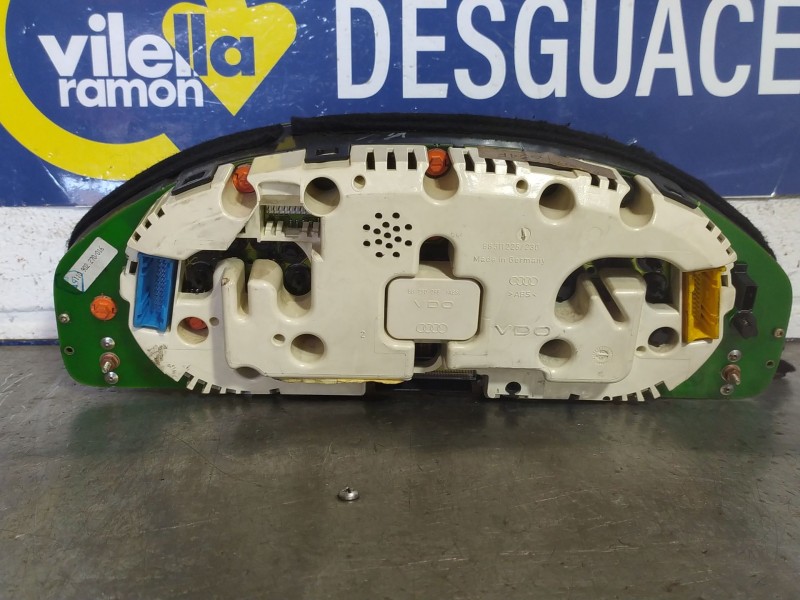 Recambio de cuadro instrumentos para audi a4 1.8 t referencia OEM IAM 8D0919034F  