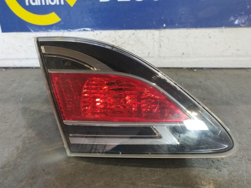 Recambio de piloto porton izquierdo para mazda 6 2.2 de 163 sportive referencia OEM IAM   