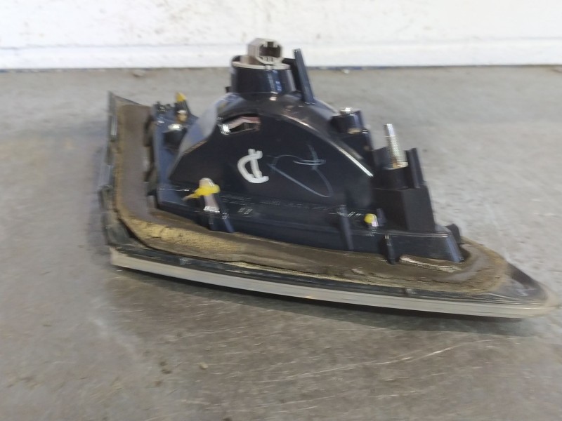 Recambio de piloto porton derecho para mazda 6 2.2 de 163 sportive referencia OEM IAM   