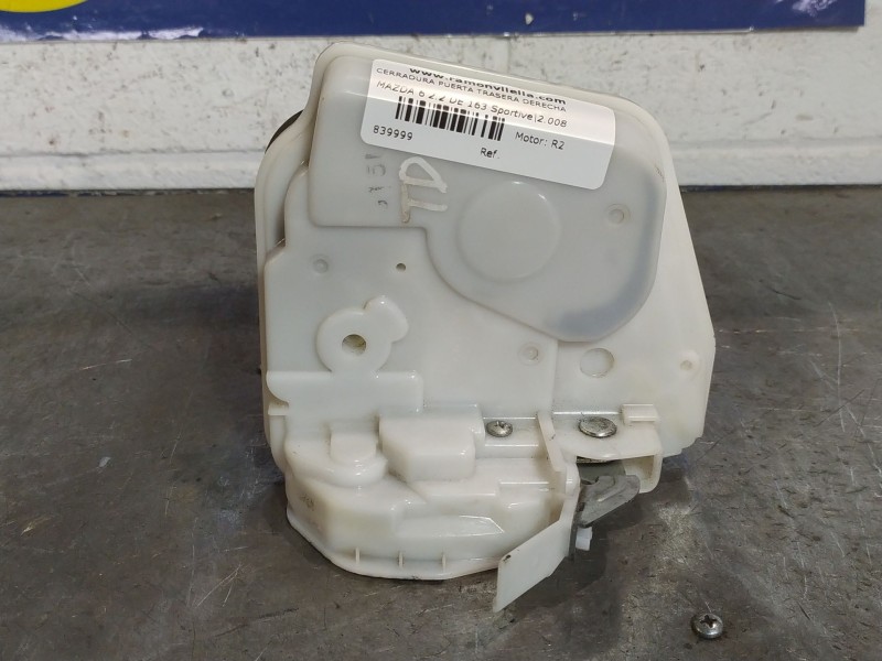 Recambio de cerradura puerta trasera derecha para mazda 6 2.2 de 163 sportive referencia OEM IAM   