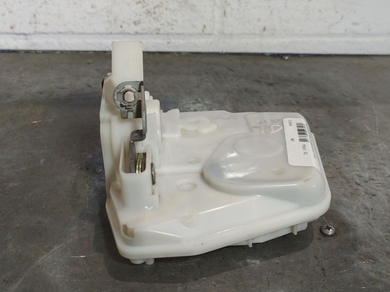 Recambio de cerradura puerta trasera derecha para mazda 6 2.2 de 163 sportive referencia OEM IAM   