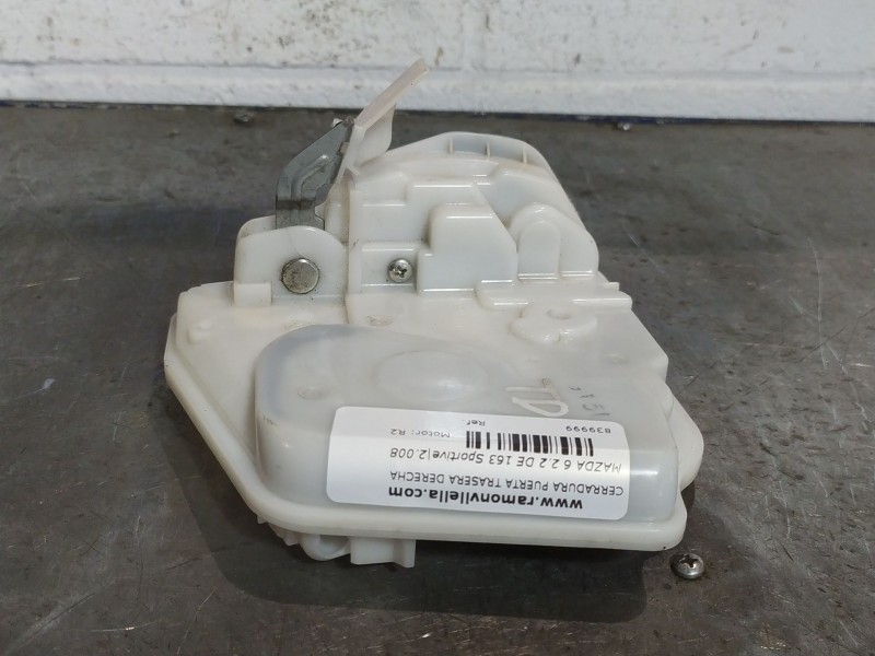 Recambio de cerradura puerta trasera derecha para mazda 6 2.2 de 163 sportive referencia OEM IAM   